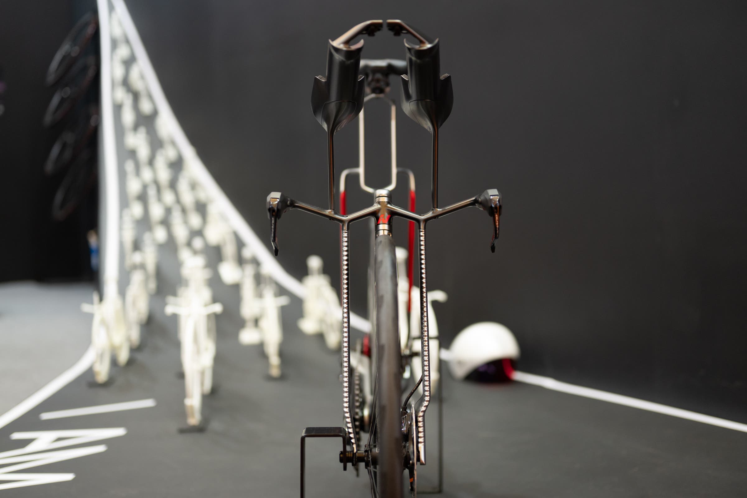 Incolor TTR time trial bike