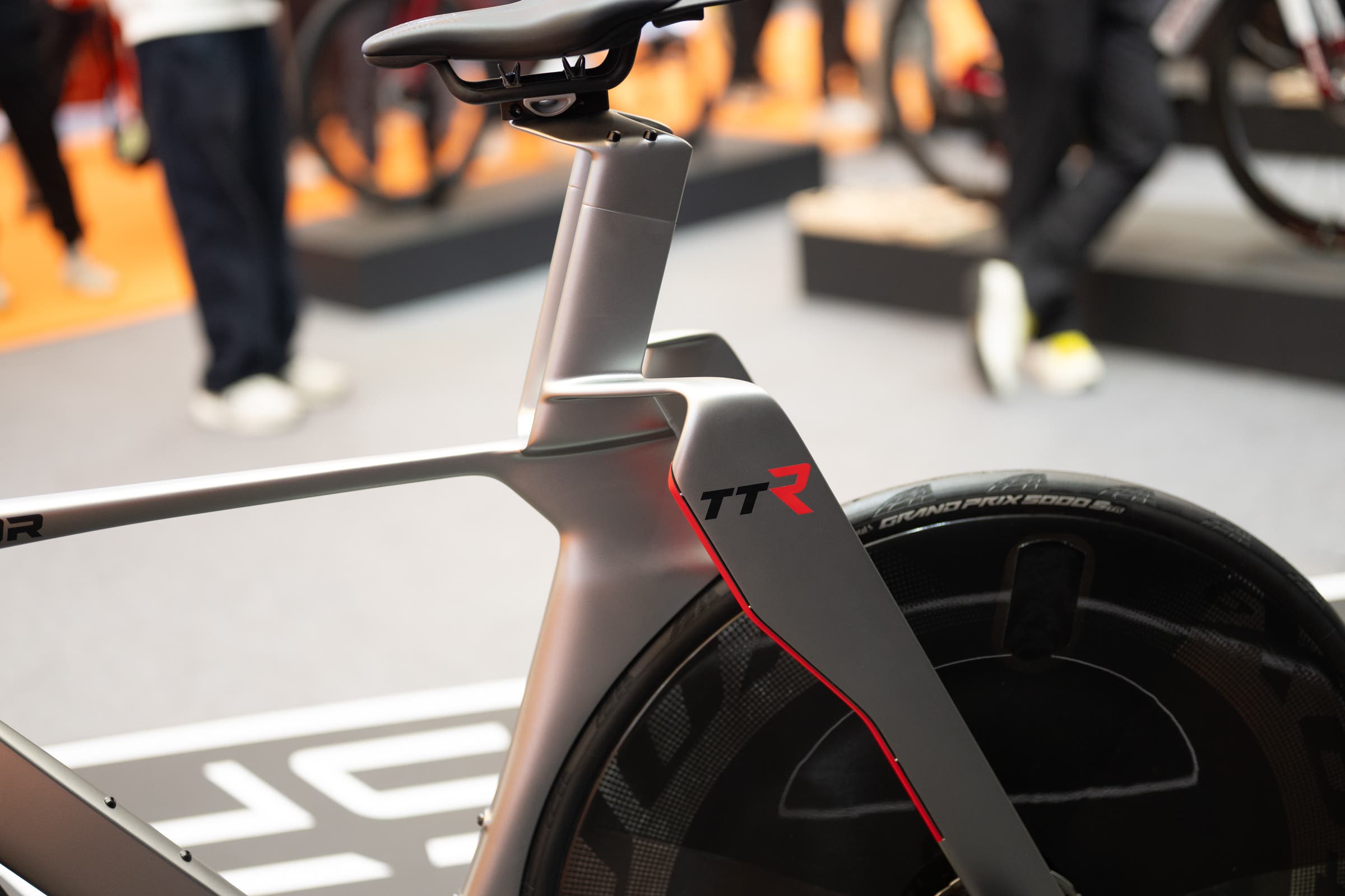 Incolor TTR time trial bike