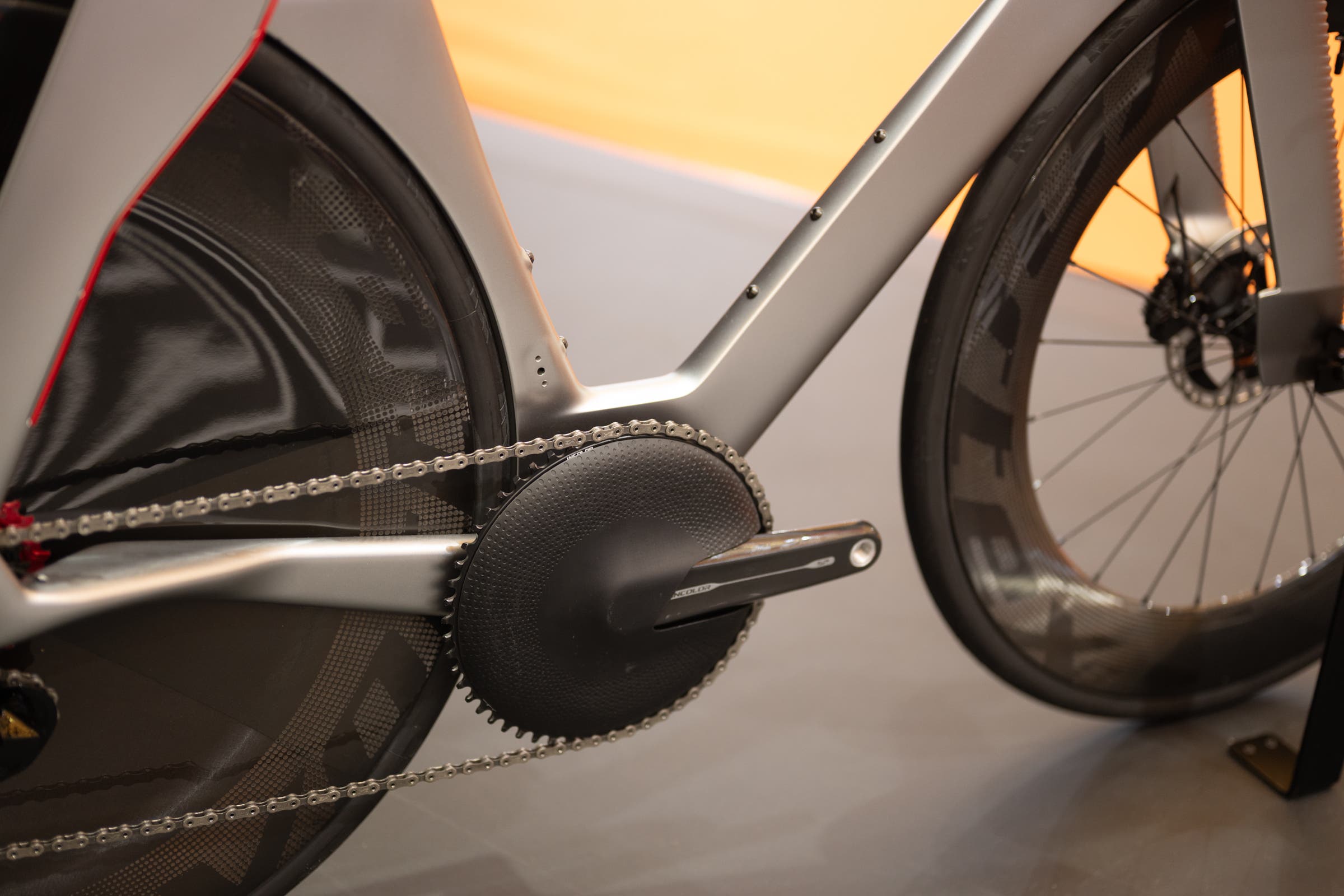Incolor TTR time trial bike