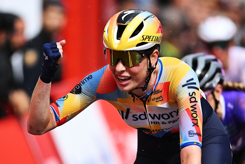 La Vuelta Femenina: SD Worx Masterclass in Final Sprint Before Mountains