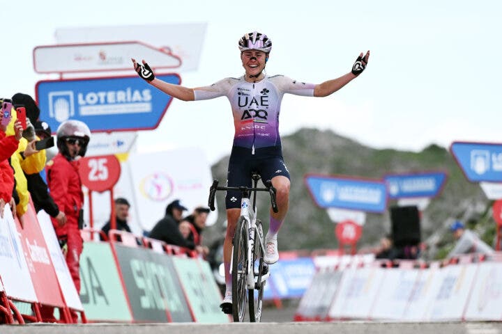 Paula Blasi wins La Vuelta Femenina
