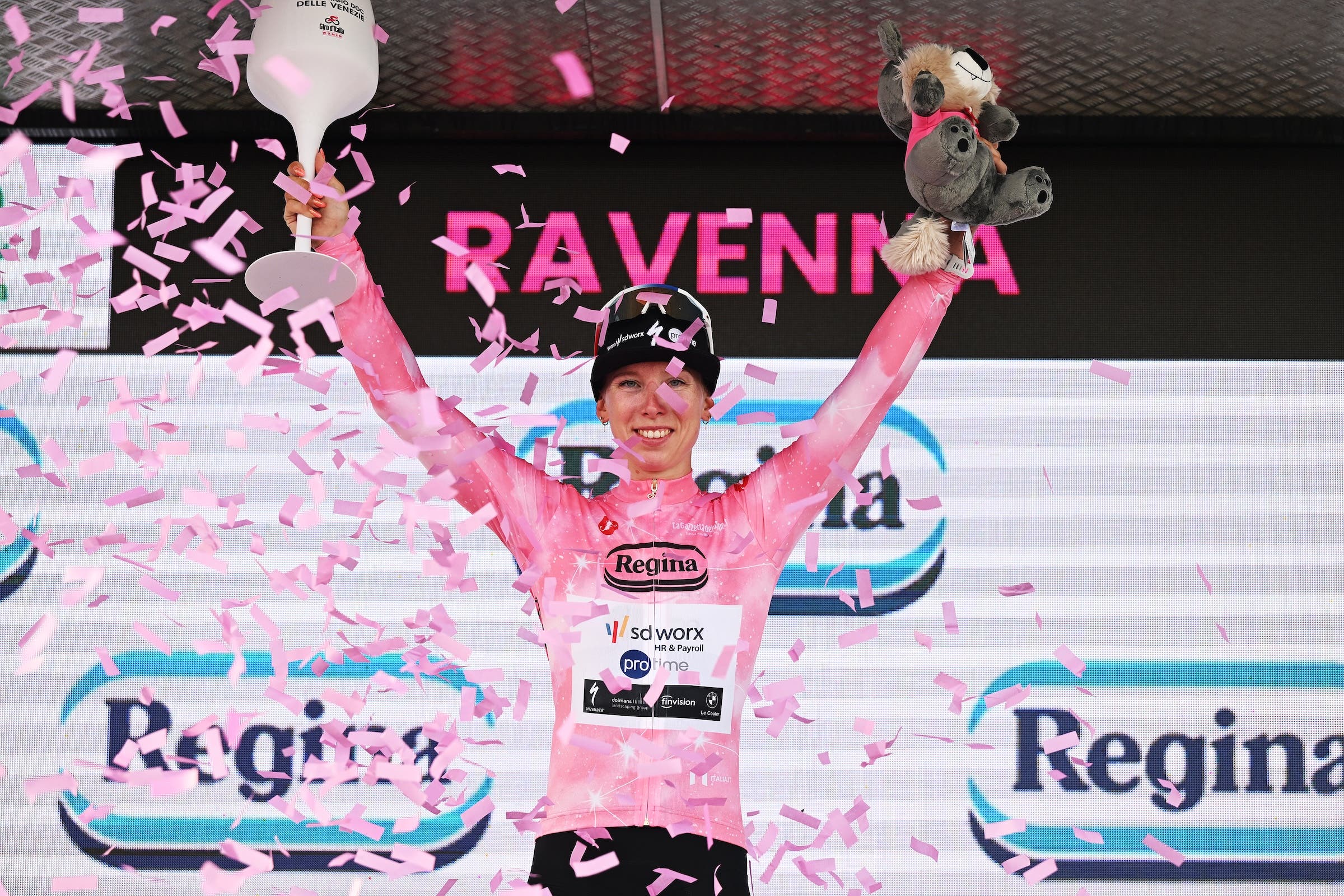 Lorena Wiebes won the opening stage but lost the pink jersey and was disqualified as her bike was under the weight limit (Photo: Luc Claessen/Getty Images)
