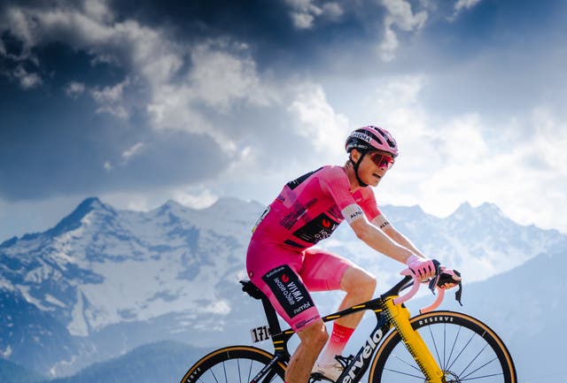 Vingegaard Faces Luxury Problem: Obliterate the Giro d'Italia or Wait for the Tour de France?