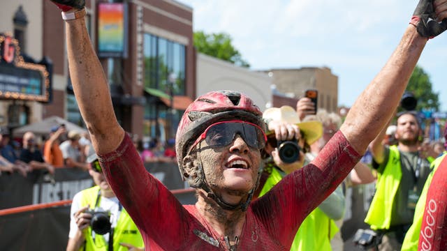 Sofia Gomez Villafane Wins Unbound Gravel 200 in a Five-Up Sprint