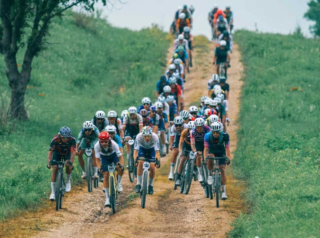 Unbound Gravel 2026 Start List: Dirt Specialists and WorldTour Road Pros in Kansas