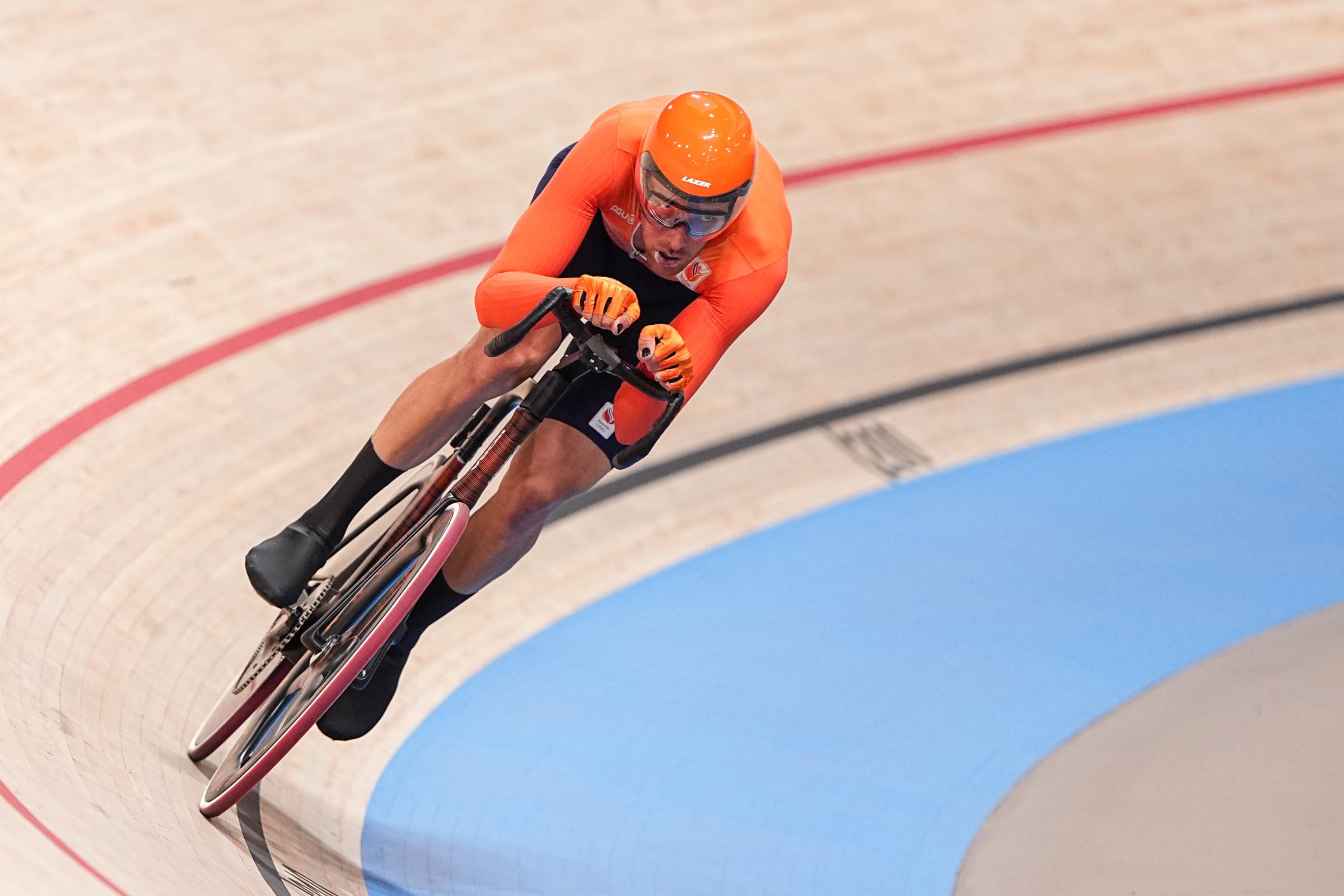 Van Schip on the track