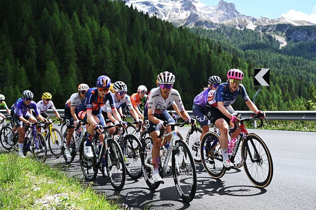 Pee Problems Trickle into Giro d’Italia Women: 2 Disqualified, 6 Fined in 1 Disorderly Day