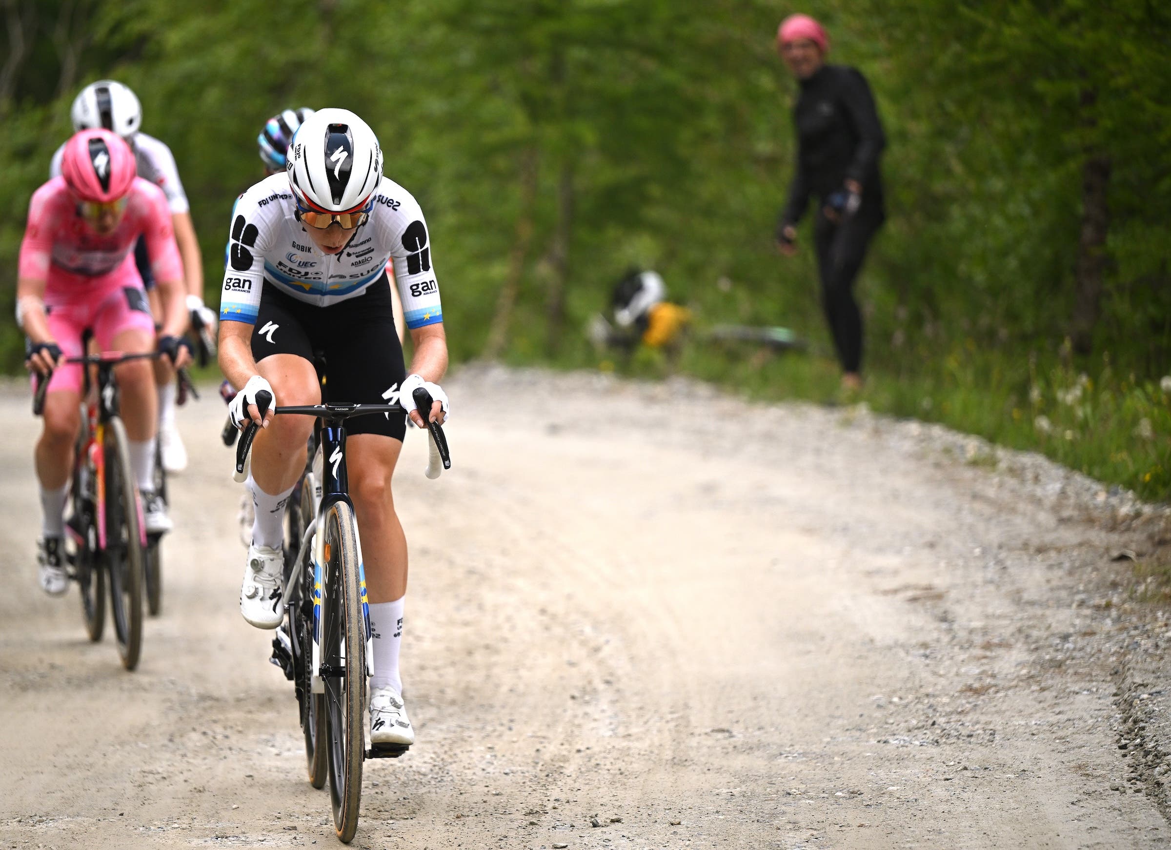 Demi Vollering pushes the pace towards the end of stage 8 of the Giro d'Italia Women (Photo: Luc Claessen/Getty Images)