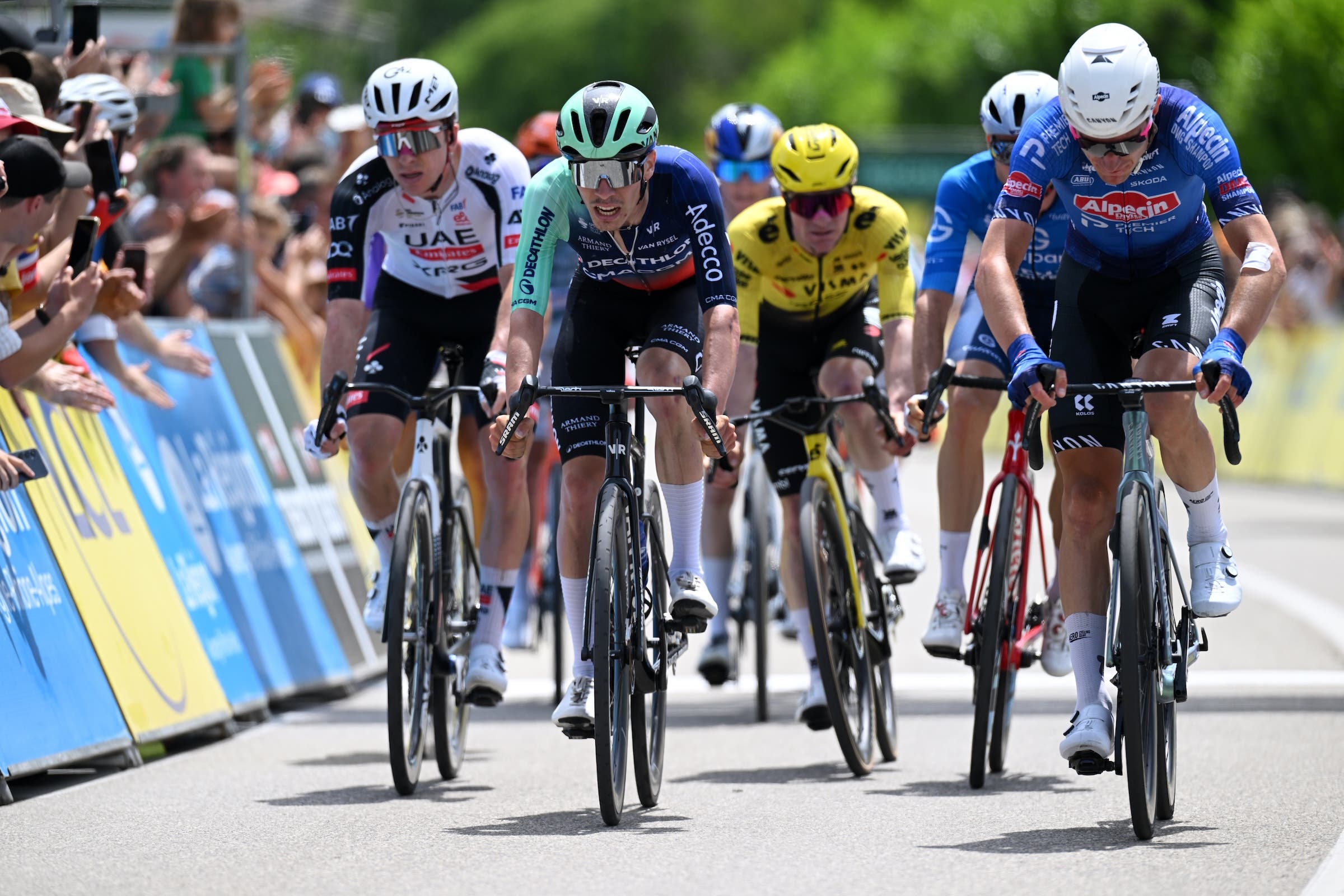 Kevin Vermaerke (l), Leo Bisiaux and Ramses Debruyne sprint for second place (Photo: Dario Belingheri/Getty Images)