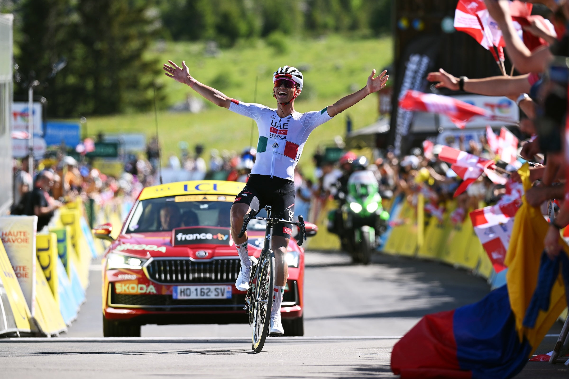 Isaac Del Toro wins the final stage and overall of the Tour Auvergne-Rhone-Alpes (Photo: Dario Belingheri/Getty Images)