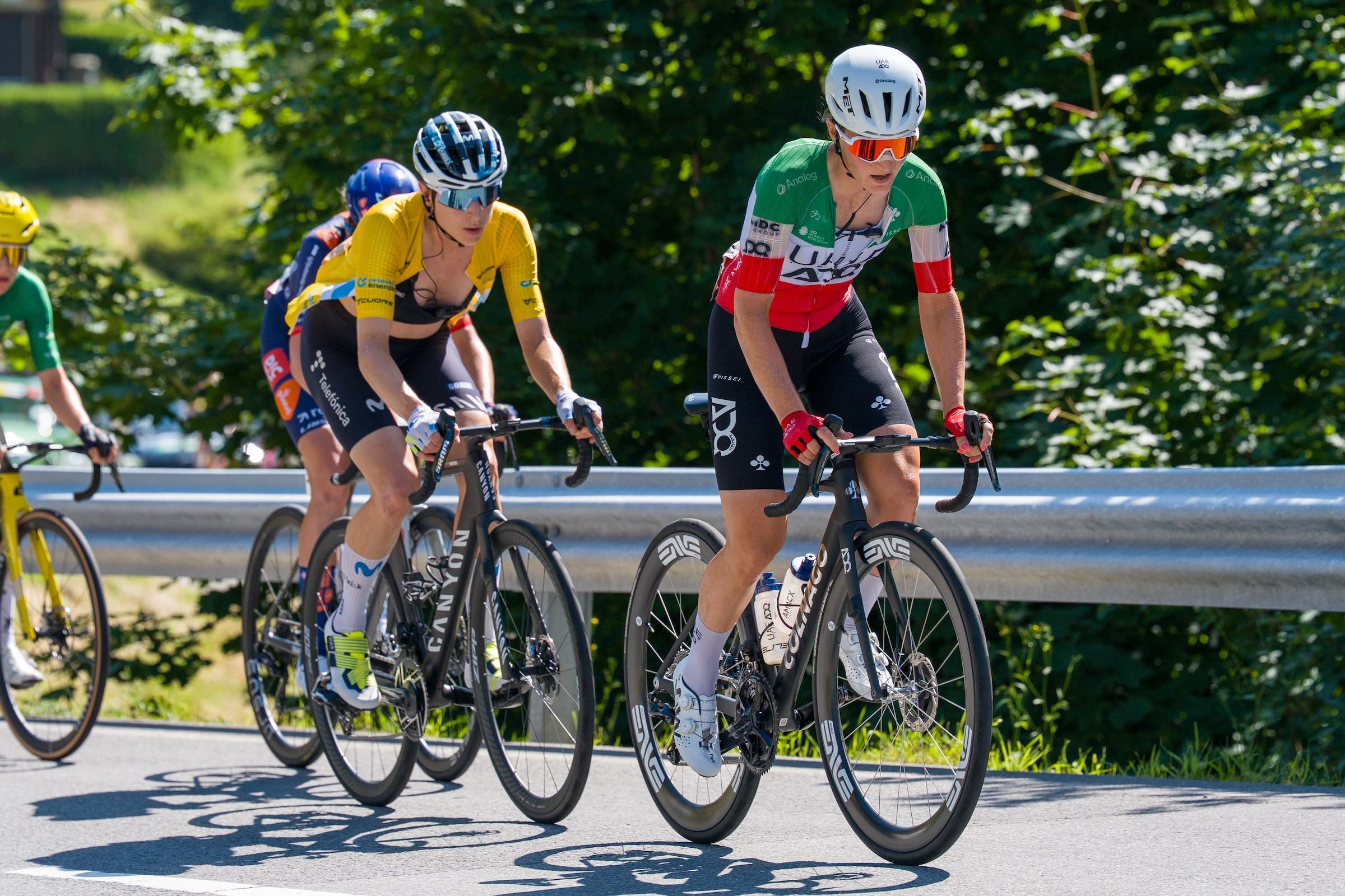Elisa Longo Borghini (r) had a dramatic slump in performance in recent days due to heat (Photo: Pascal von Büren/Eurasia Sport Images/Getty Images)