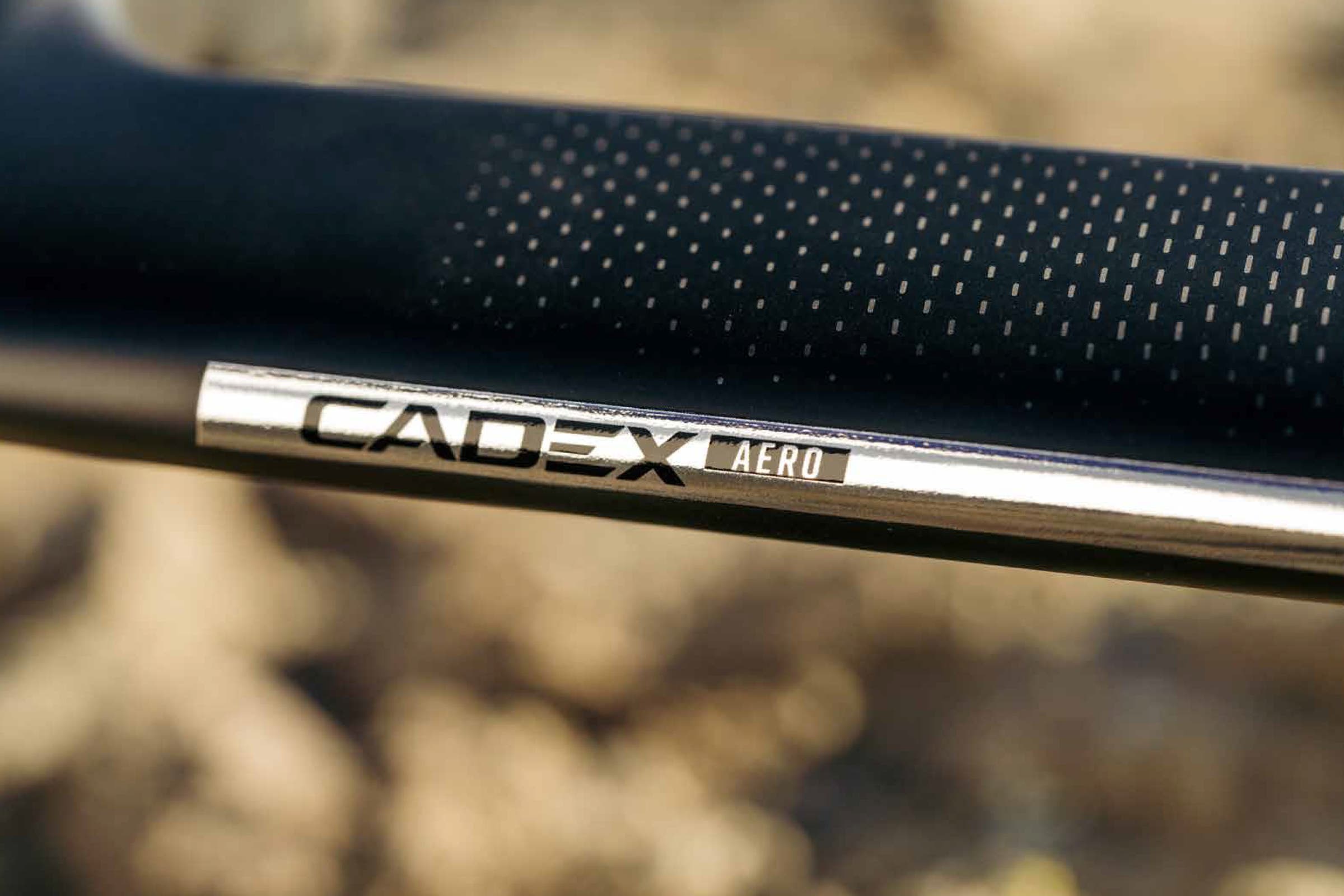 Cade Aero Integrated bar detail