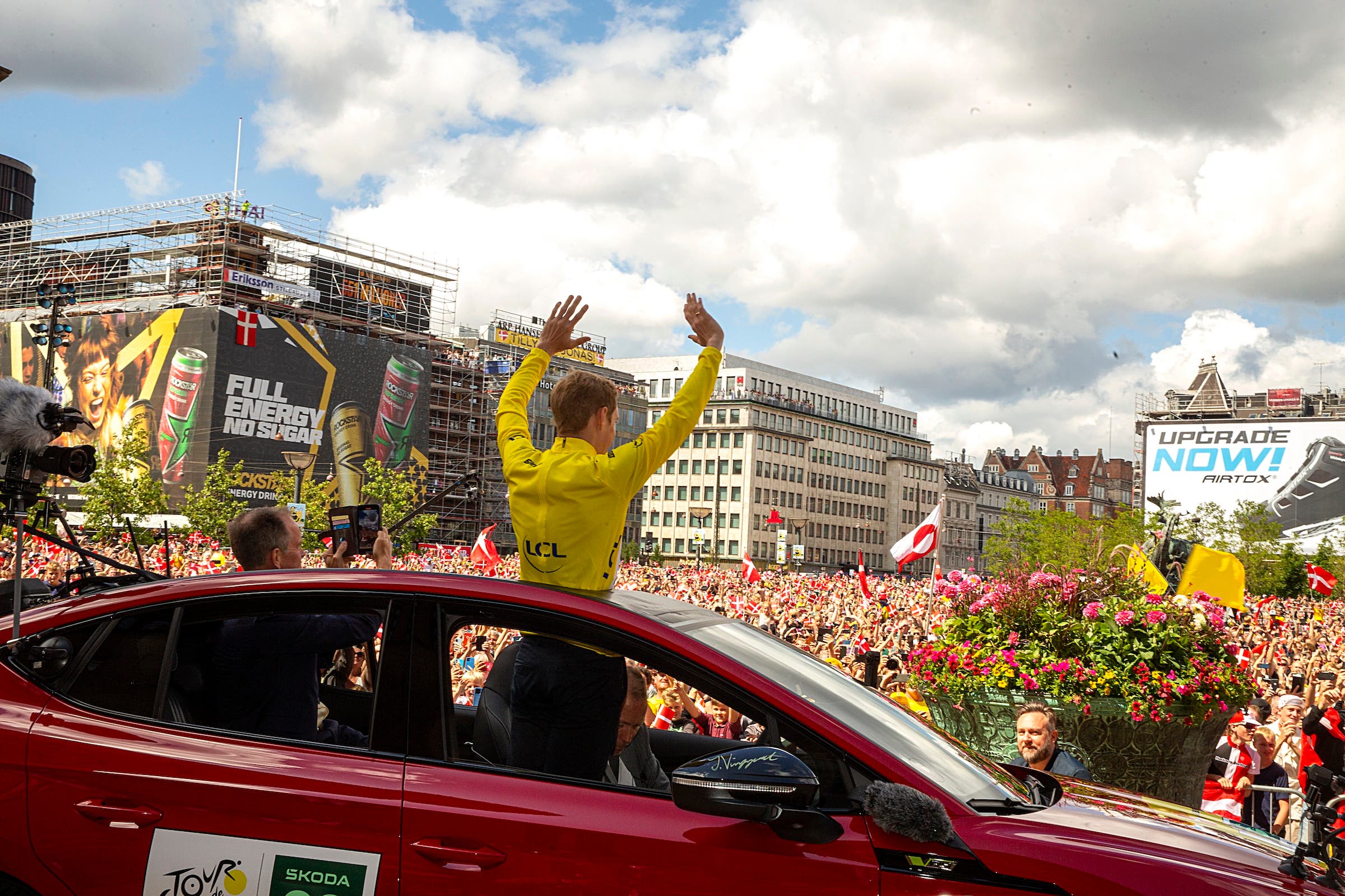 A huge crowd turned out to greet Jonas Vingegaard in Copenhagen following his 2023 Tour victory (Photo: Ole Jensen/Getty Images)