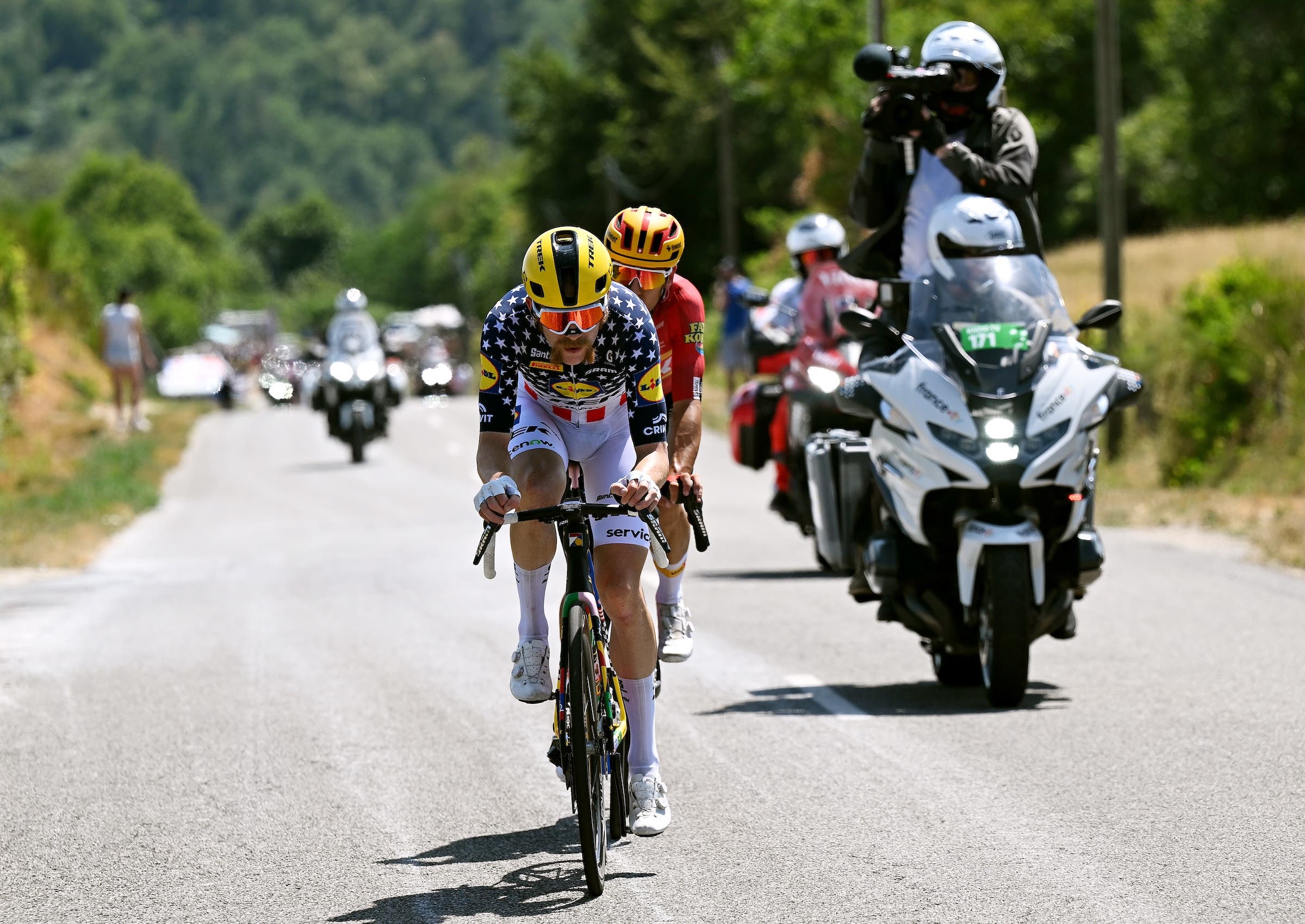 Quinn Simmons was very strong on Sunday, pictured here with Tobias Halland Johannessen while on the attack (Photo: Tim de Waele/Getty Images)