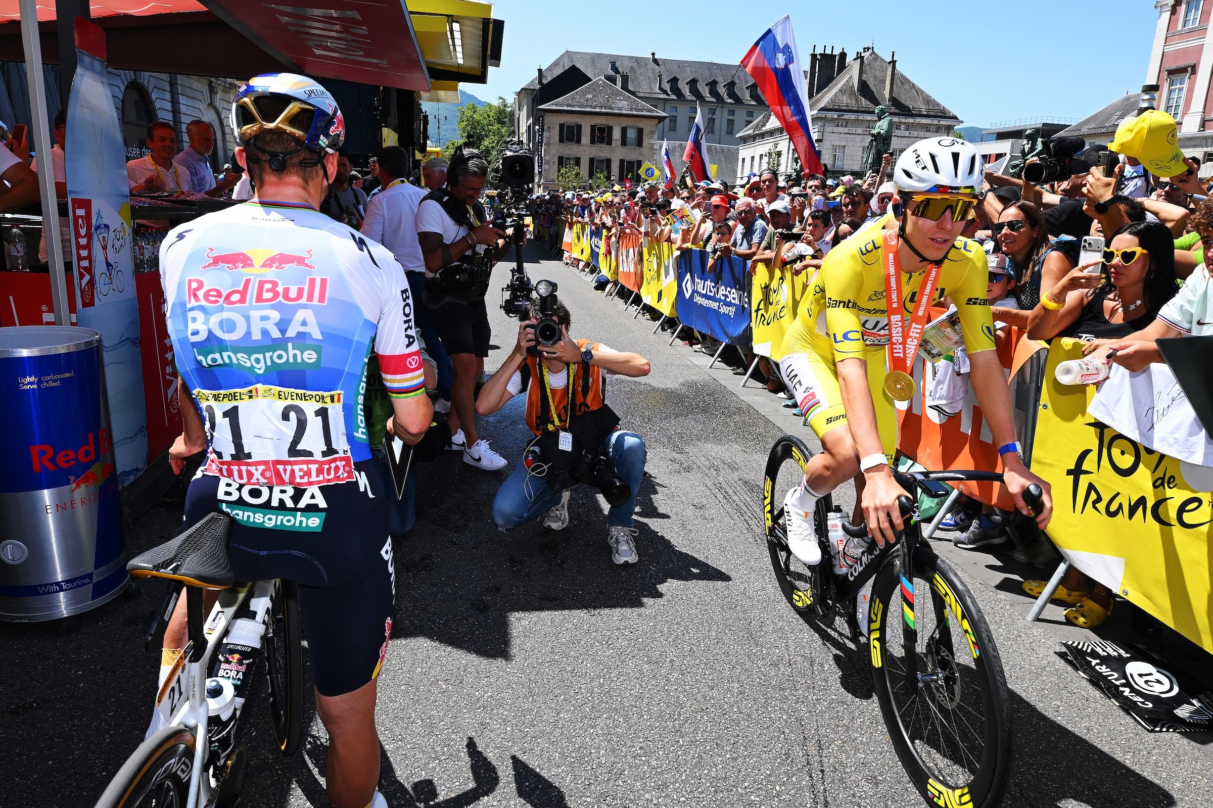 Remco Evenepoel (left) and Tadej Pogačar are closest tp each other in the battle for yellow (Photo: Tim de Waele/Getty Images)
