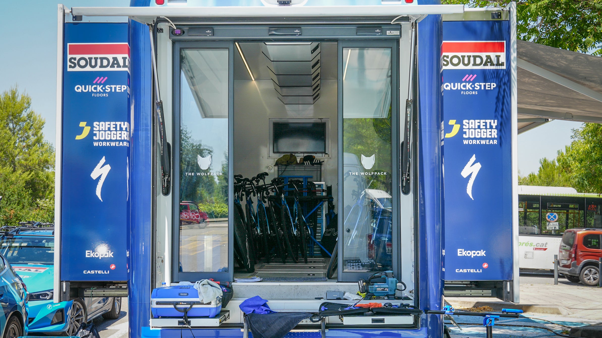 Tour de France tech van