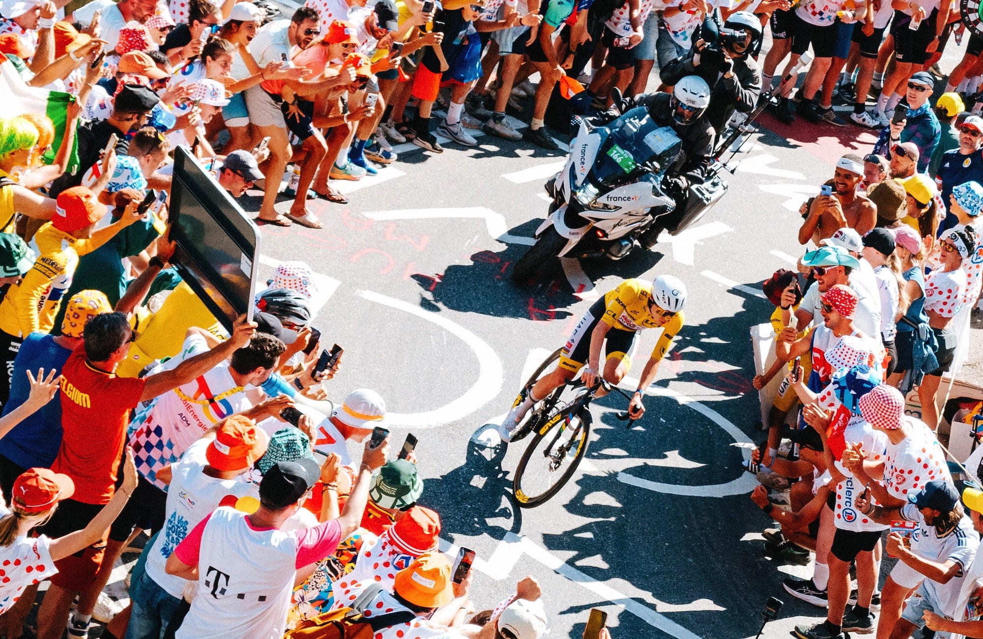 Pogačar on a mission on Alpe d'Huez