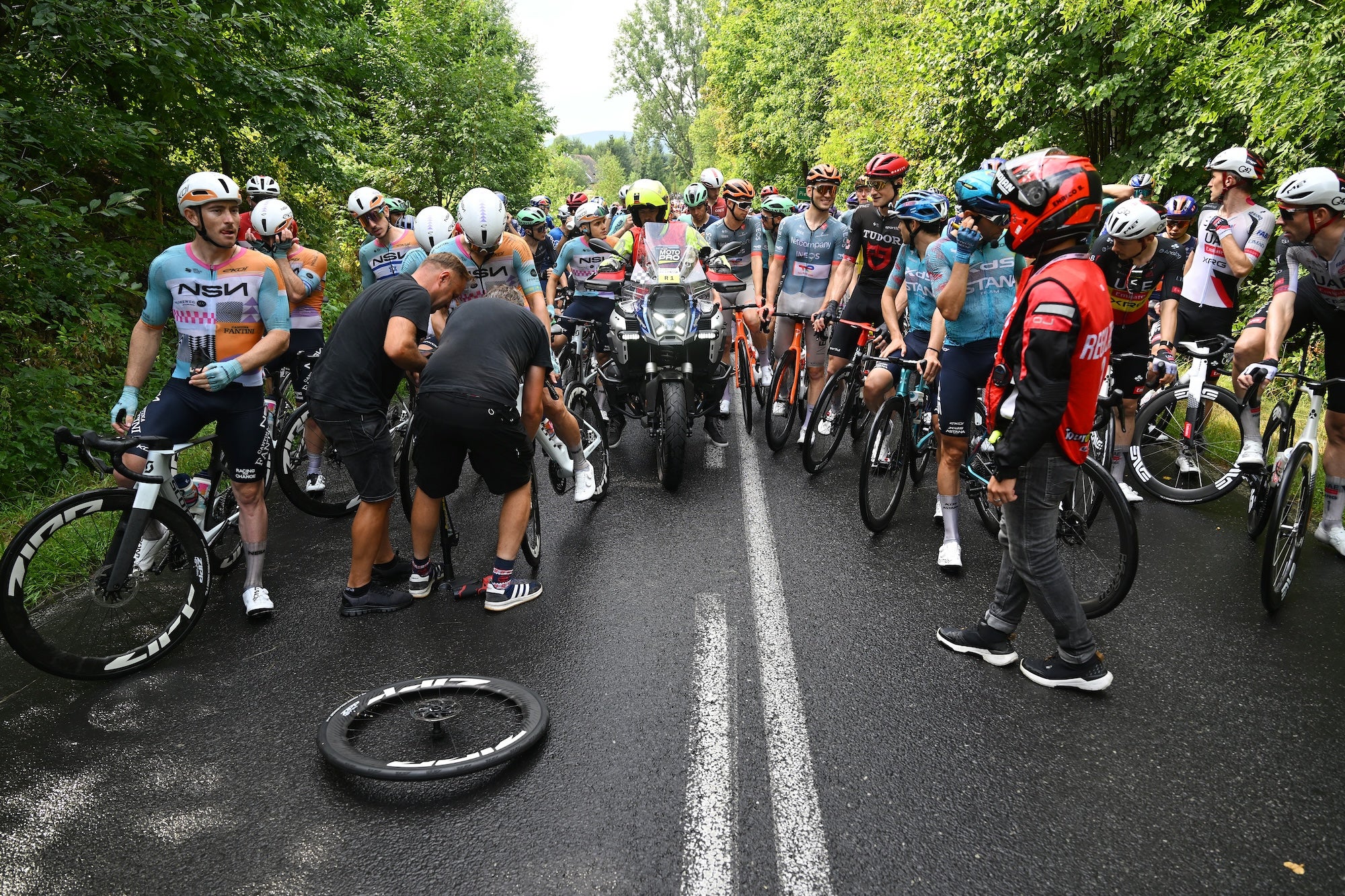 Massive crash Tour de Pologne