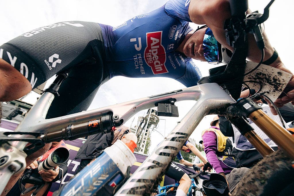 Van der Poel went deep to finish 10th in the Les Gets short track after he nearly did himself some serious damage in a rock garden miscue.