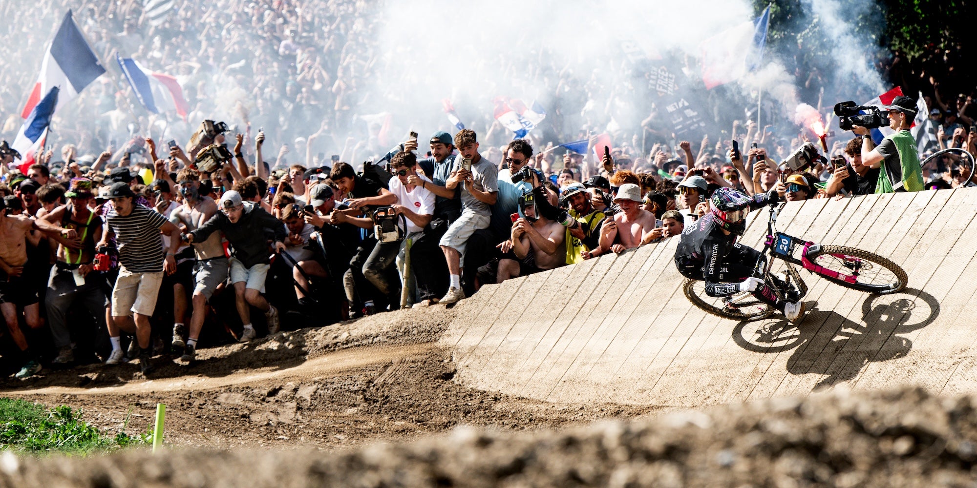 Fans Storm MTB Downhill World Cup Finish as Wild Celebration Goes Viral