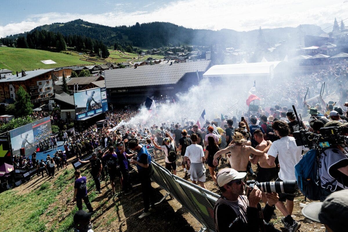 Les Gets mountain bike downhill fans