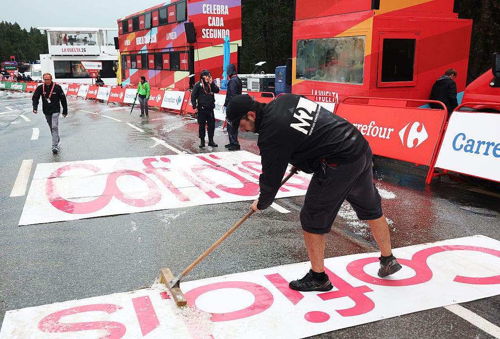 crews stage 3 Vuelta a España canceled 