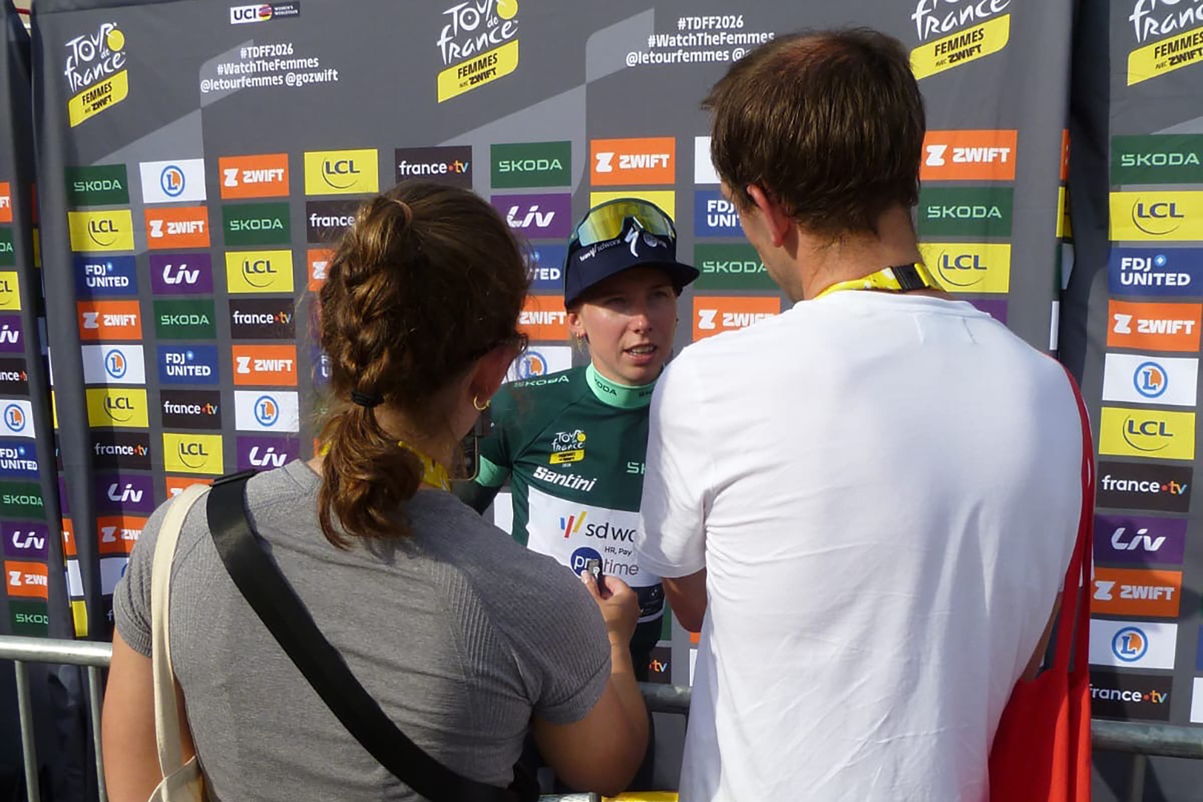behind the scenes at tour de france femmes