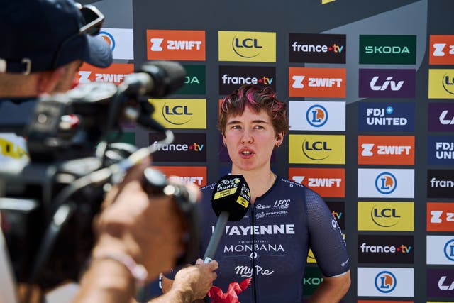 The American Underdog Coaching Cyclists While Racing Tour de France Femmes