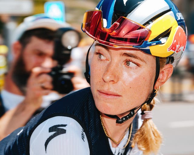 Demi Vollering Brushes Off Crash Ahead of Critical Time Trial; Wasp Sting for Former Yellow Jersey Wiebes