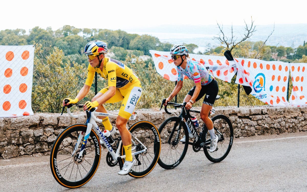 Vollering and Niewiadoma split from the bunch on stage 9 in the final chapter of their heated GC rivalry at the Tour de France Femmes.
