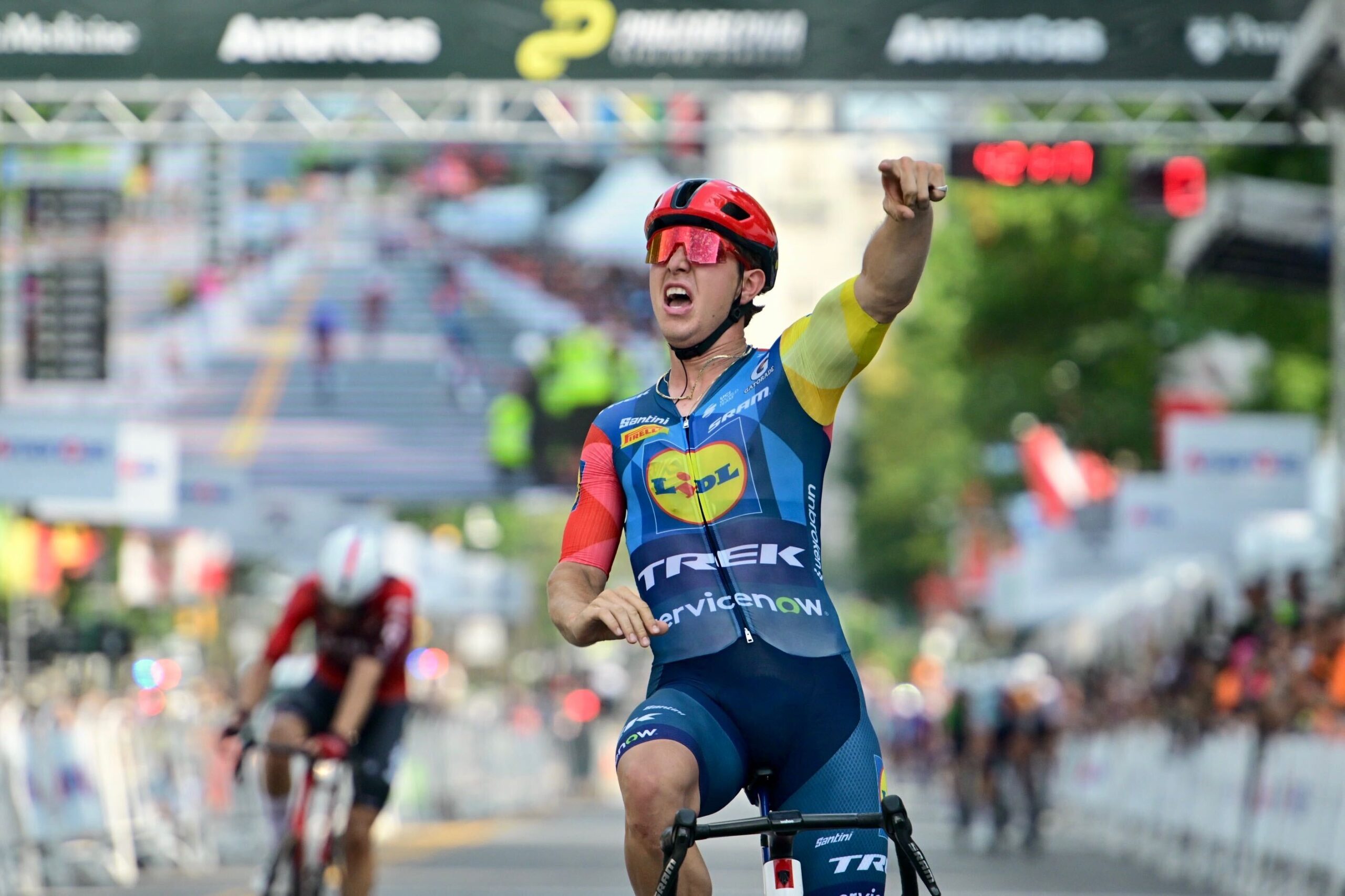Lidl–Trek’s Tim Torn Teutenberg takes the first men’s cycling championship in Philadelphia since 2016.