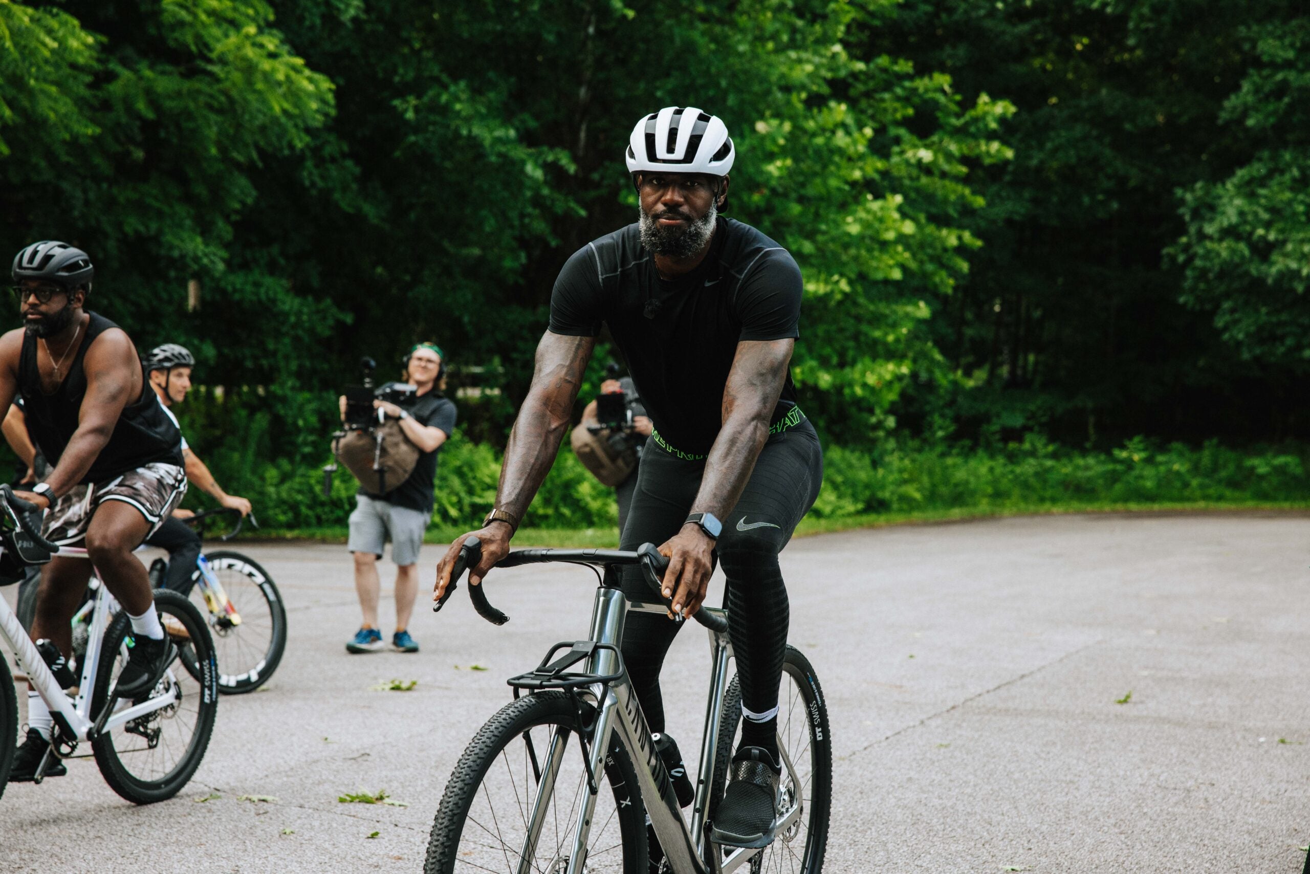 Canyon Makes LeBron James a One-Off 3XL Bike with 32-Inch Wheels
