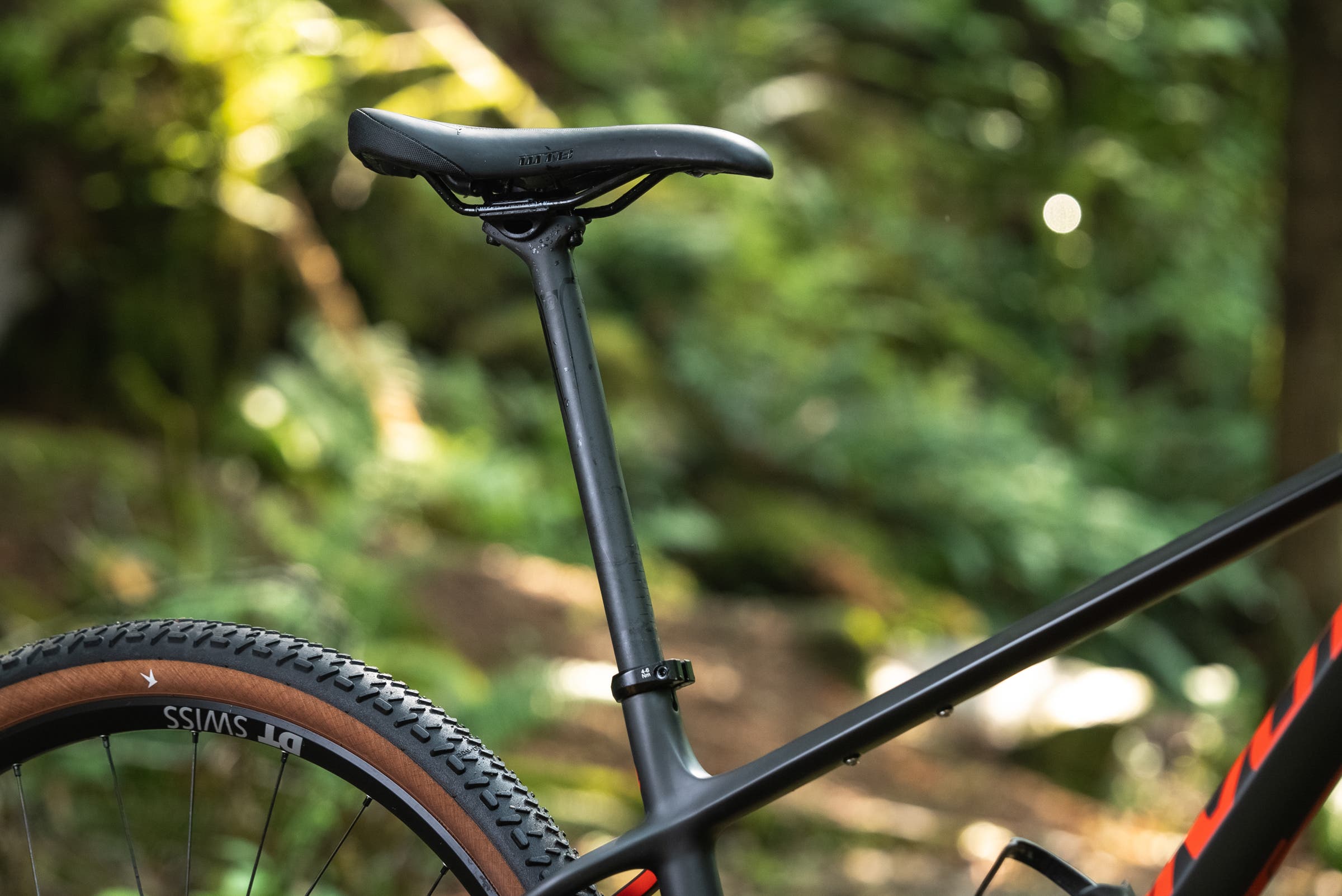 Pivot LES SL at Field Test