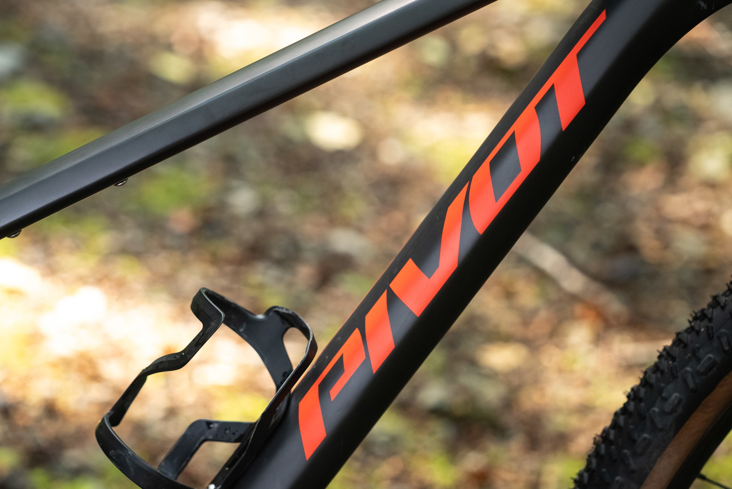 Pivot LES SL at Field Test