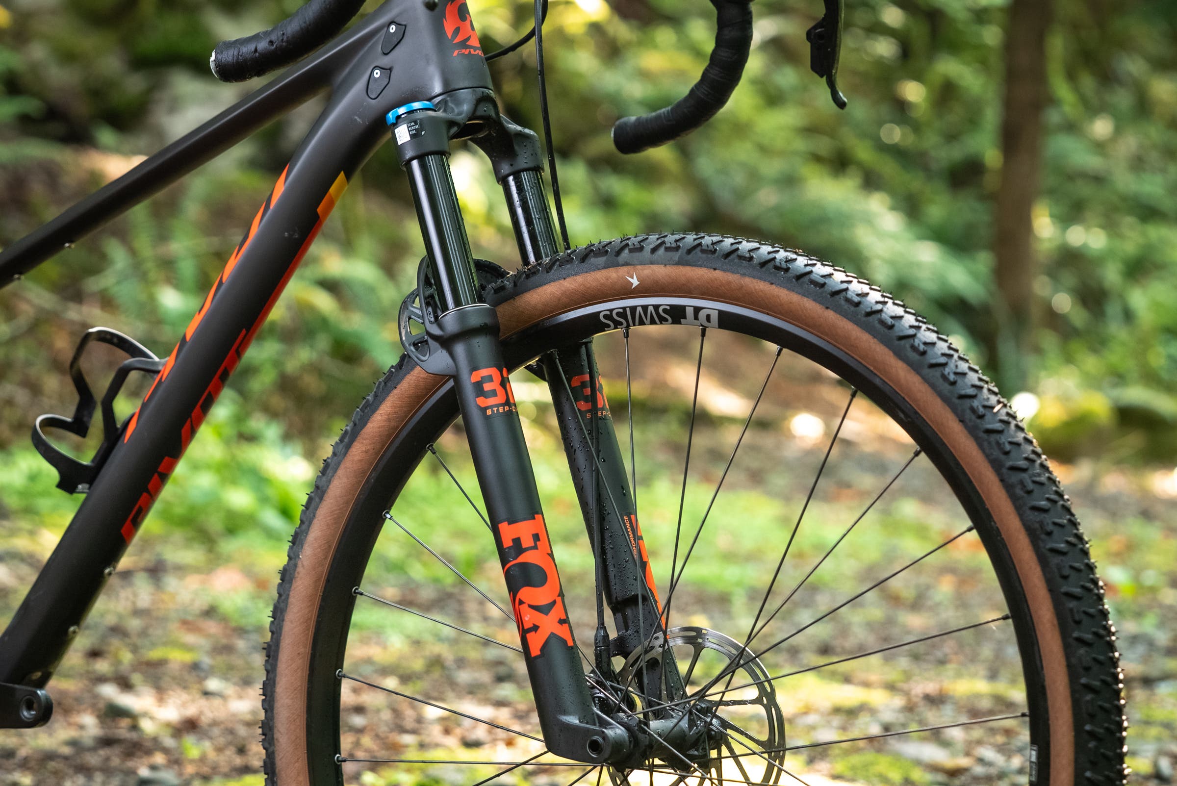 Pivot LES SL at Field Test