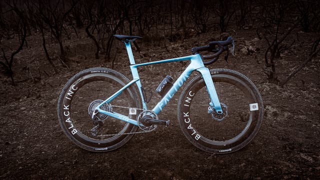 Fast, Aero, and 2.2" Tires: Meet the New Factor Elara Gravel Bike