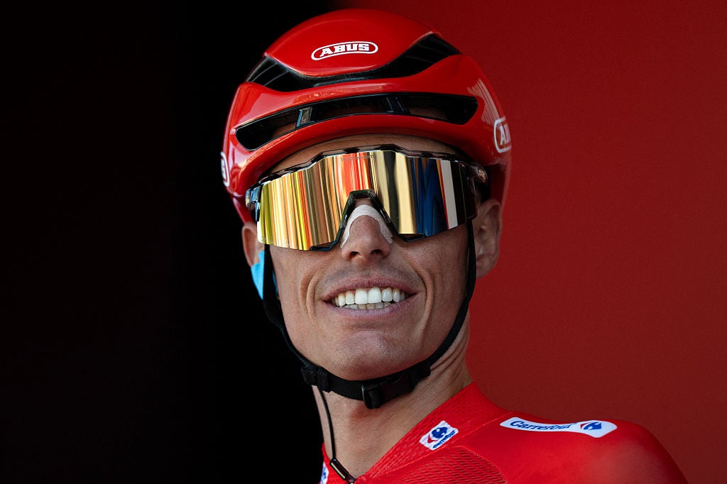 Vuelta a España Stage 18: Küng Wins as Mas Fends Off Roglič