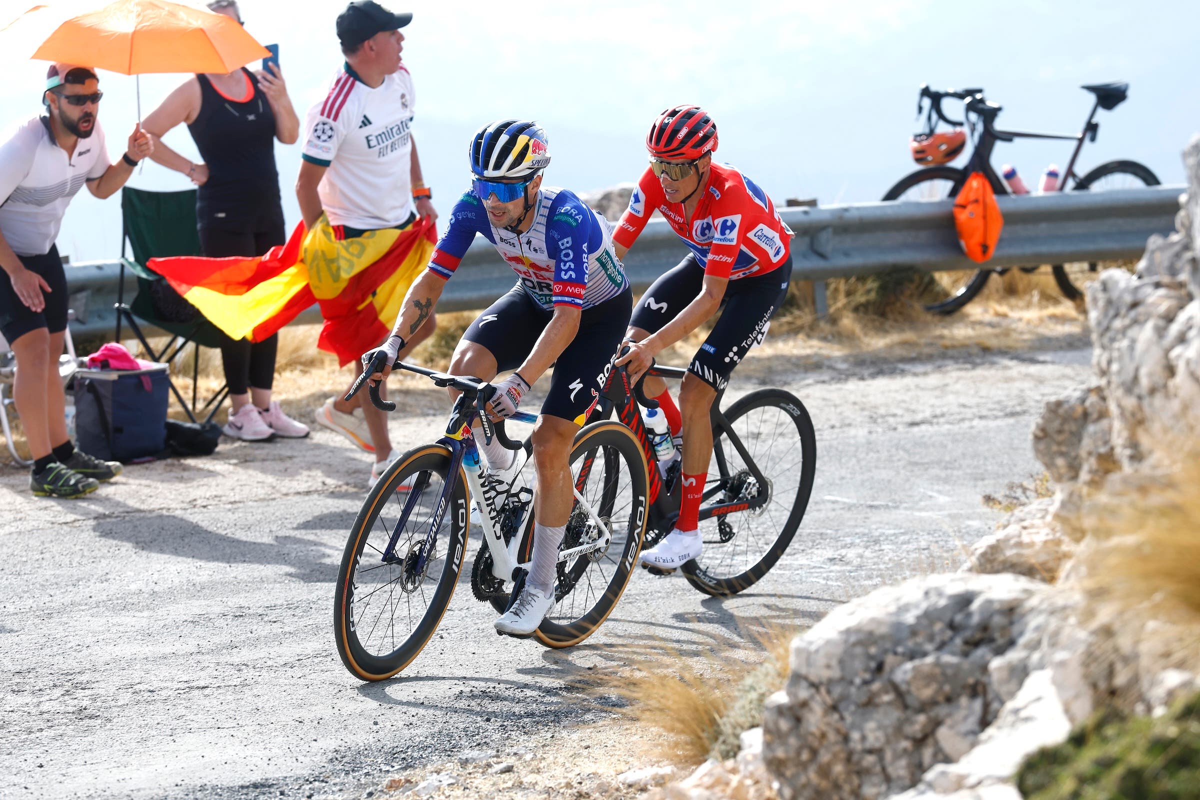 Primož Roglič and Enric Mas will have an important clash in the time trial, with second-placed rider Felix Gall likely to lose ground to Roglič (Photo: Luis Gomez - Pool/Getty Images)