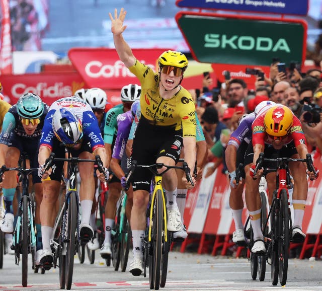 Vuelta a España Stage 17: Brennan Romps to Record Victory for Visma-Lease a Bike