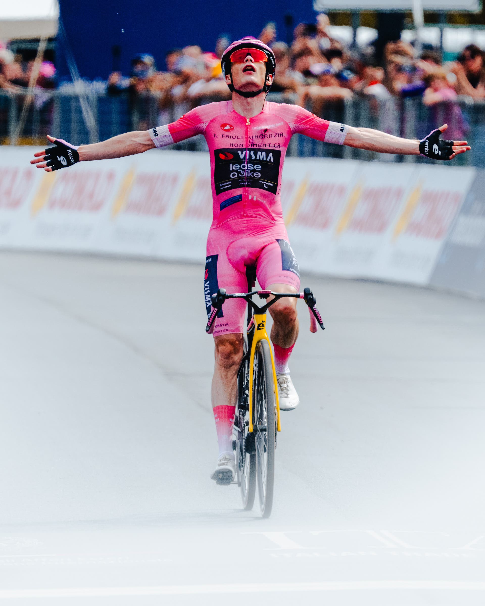 Vingegaard wins stage 20 of the 2026 Giro d'Italia
