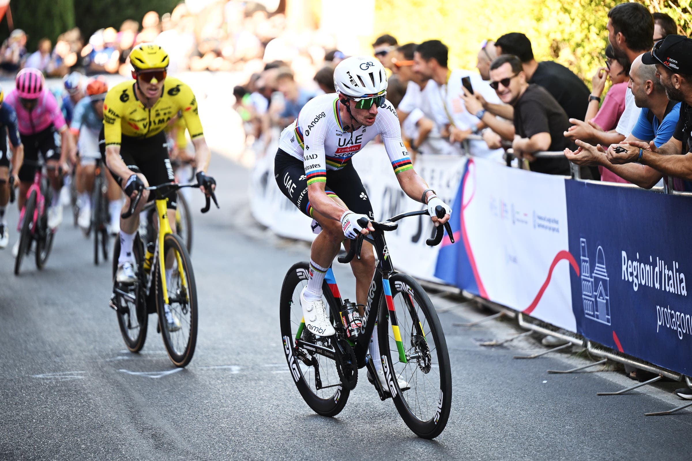 New world champion Brandon McNulty (UAE Team Emirates - XRG) is followed by Matteo Jorgenson (Visma-Lease a Bike) in the Giro dell'Emilia 2026 (Photo: Dario Belingheri/Getty Images)