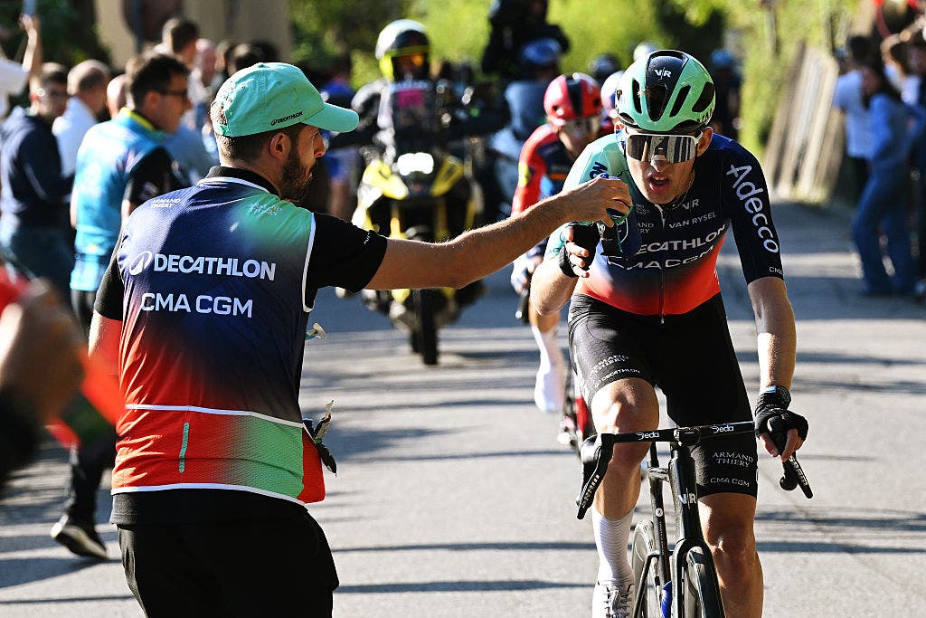 Seixas had the composure to grab a feed from a soigneur and then ride no-handed when he attacked at Il Lombardia.