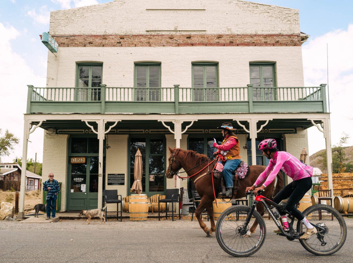 Lachlan Morton Pony Express