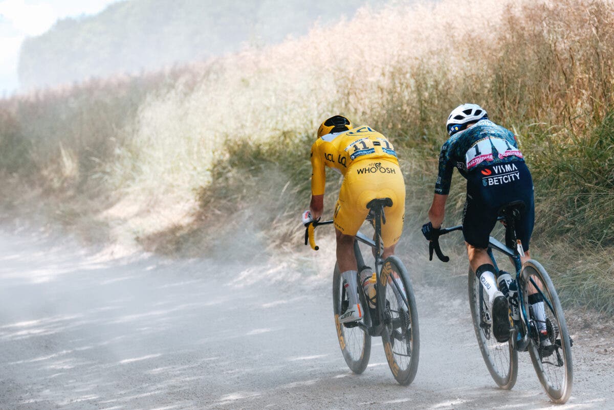Pogačar and Vingegaard lit up the 'champagne gravel' on stage 9 of the Tour de France.